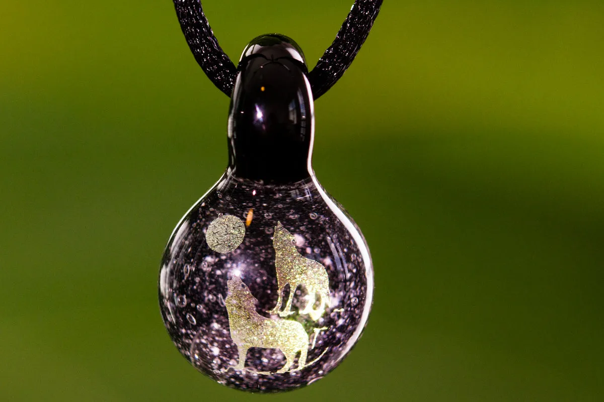 Howling Wolf Hologram Pendant with Infused Cremation Ash